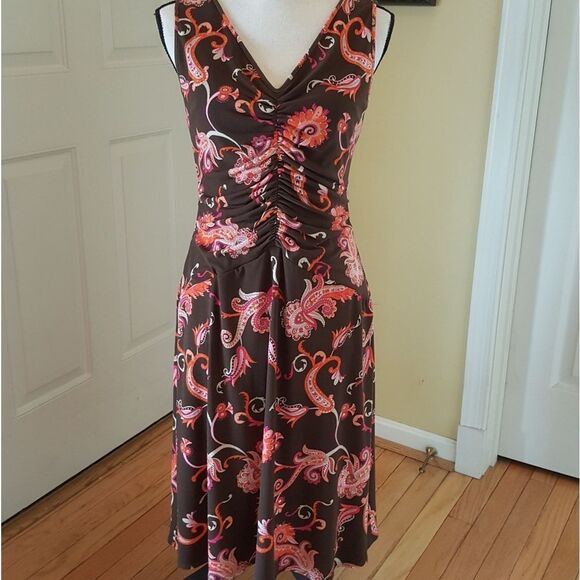 💥HOST PICK! 💥 PRINT SLEEVELESS RUCHED DRESS - Picture 3 of 6